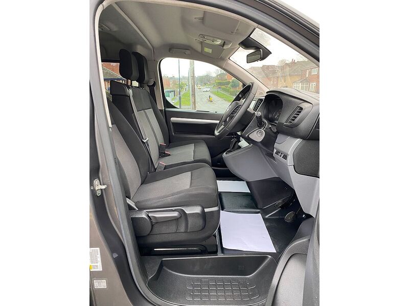 Vauxhall Vivaro 2.0 Turbo D 3100 Elite Crew Van Double Cab 5dr Diesel Manual L1 H1 Euro 6 (s/s) (150 ps) - U138