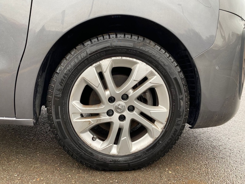 Vauxhall Vivaro 2.0 Turbo D 3100 Elite Crew Van Double Cab 5dr Diesel Manual L1 H1 Euro 6 (s/s) (150 ps) - U138