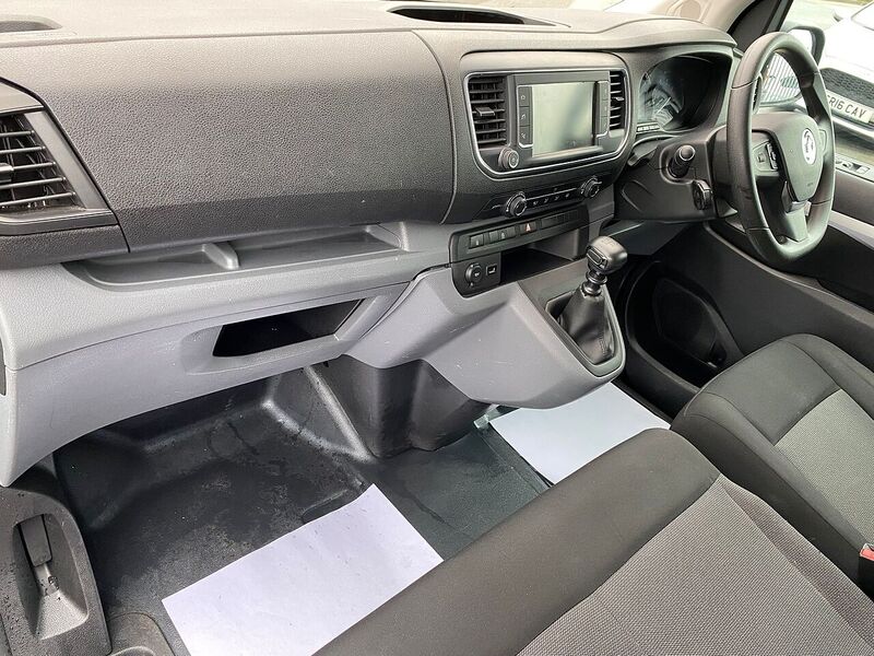 Vauxhall Vivaro 2.0 Turbo D 3100 Elite Crew Van Double Cab 5dr Diesel Manual L1 H1 Euro 6 (s/s) (150 ps) - U138