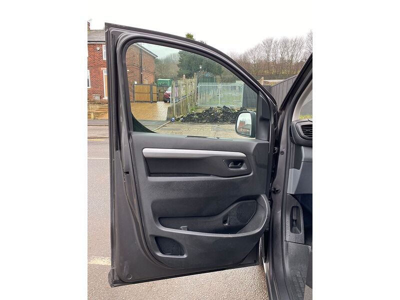 Vauxhall Vivaro 2.0 Turbo D 3100 Elite Crew Van Double Cab 5dr Diesel Manual L1 H1 Euro 6 (s/s) (150 ps) - U138