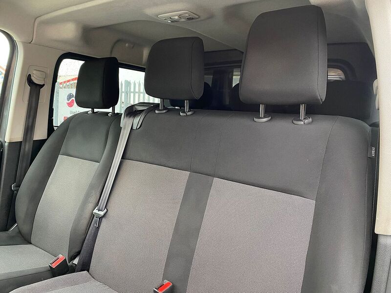 Vauxhall Vivaro 2.0 Turbo D 3100 Elite Crew Van Double Cab 5dr Diesel Manual L1 H1 Euro 6 (s/s) (150 ps) - U138