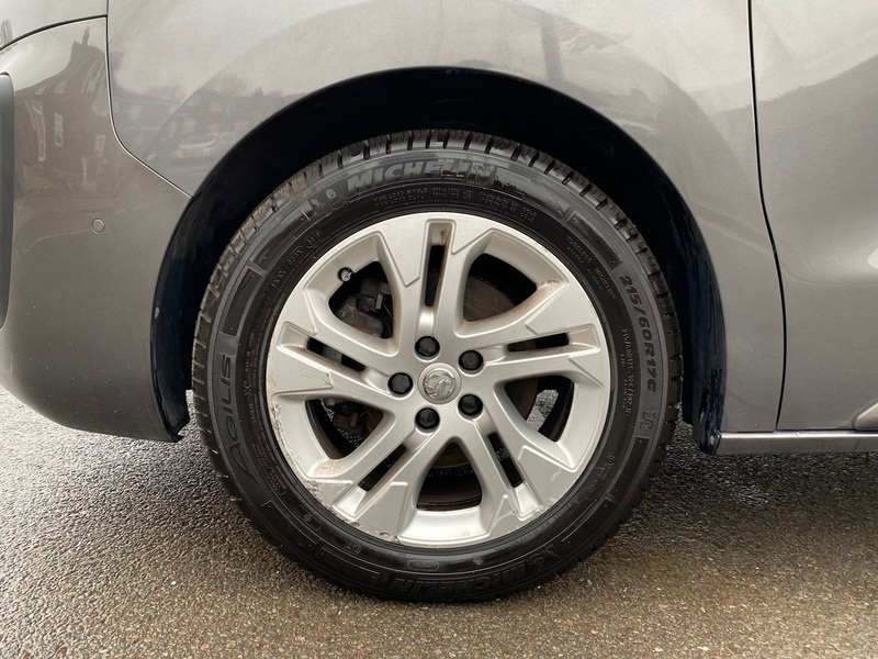 Vauxhall Vivaro 2.0 Turbo D 3100 Elite Crew Van Double Cab 5dr Diesel Manual L1 H1 Euro 6 (s/s) (150 ps) - U138