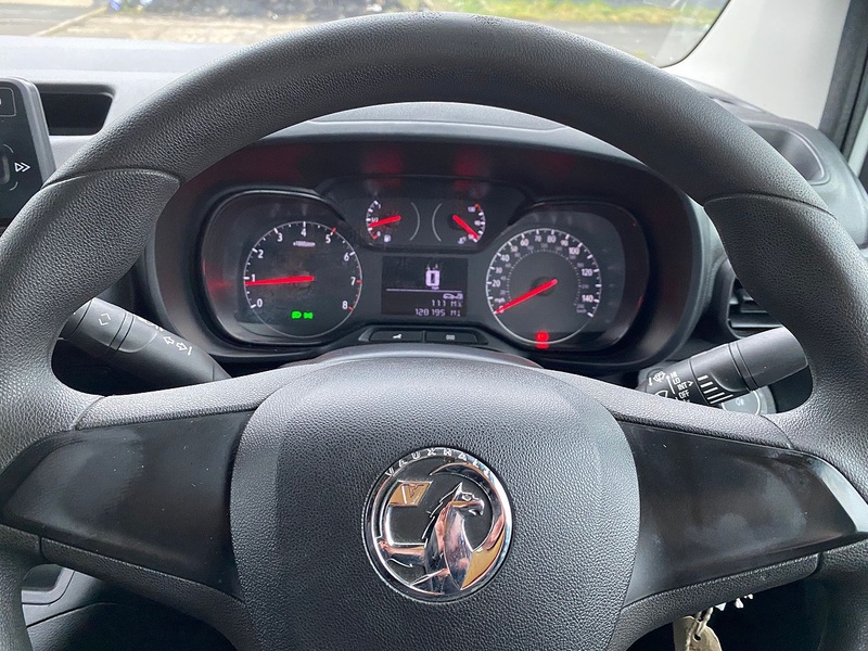 Vauxhall Combo 1.5 Turbo D 2300 Edition Panel Van 6dr Diesel Manual L2 H1 Euro 6 (s/s) (100 ps) - U142