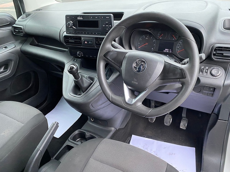Vauxhall Combo 1.5 Turbo D 2300 Edition Panel Van 6dr Diesel Manual L2 H1 Euro 6 (s/s) (100 ps) - U142