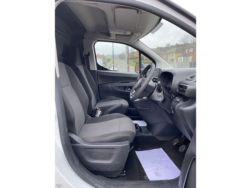 Vauxhall Combo 1.5 Turbo D 2300 Edition Panel Van 6dr Diesel Manual L2 H1 Euro 6 (s/s) (100 ps) - U142