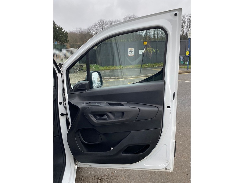 Vauxhall Combo 1.5 Turbo D 2300 Edition Panel Van 6dr Diesel Manual L2 H1 Euro 6 (s/s) (100 ps) - U142