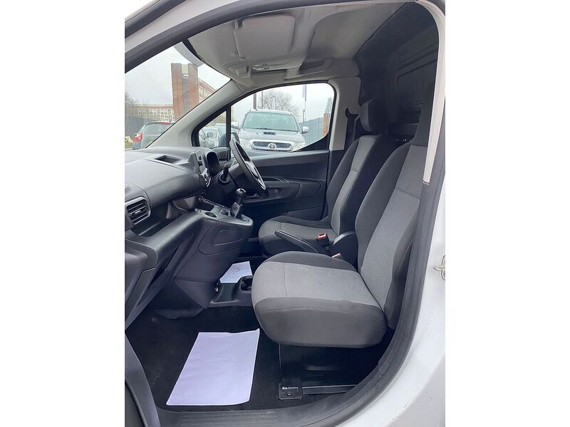 Vauxhall Combo 1.5 Turbo D 2300 Edition Panel Van 6dr Diesel Manual L2 H1 Euro 6 (s/s) (100 ps) - U142