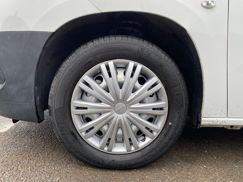 Vauxhall Combo 1.5 Turbo D 2300 Edition Panel Van 6dr Diesel Manual L2 H1 Euro 6 (s/s) (100 ps) - U142