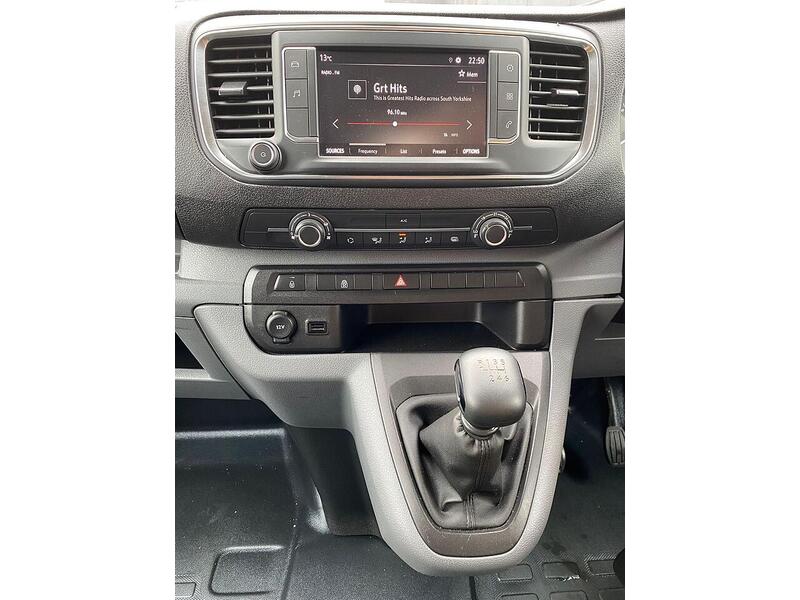 Vauxhall Vivaro Vivaro 2.0 Turbo D 3100 Sportive Crew Van L1 H1 Euro 6 (s/s) 5dr - U20