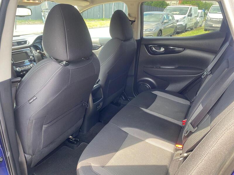 Nissan Qashqai Qashqai 1.3 DIG-T N-Connecta DCT Auto Euro 6 (s/s) 5dr - U27