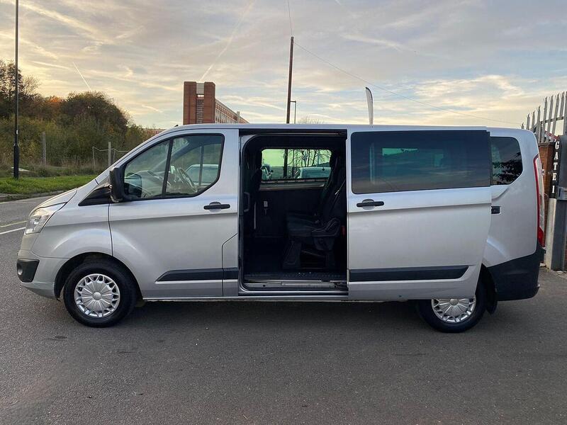 Ford Transit Custom 2.2 TDCi 310 Trend Kombi 5dr Diesel Manual L2 H1 (172 g/km, 123 bhp) - U40