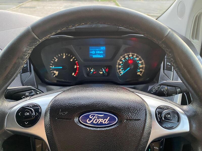 Ford Transit Custom 2.2 TDCi 310 Trend Kombi 5dr Diesel Manual L2 H1 (172 g/km, 123 bhp) - U40
