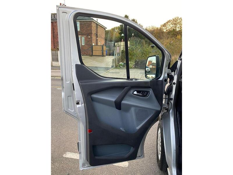 Ford Transit Custom 2.2 TDCi 310 Trend Kombi 5dr Diesel Manual L2 H1 (172 g/km, 123 bhp) - U40
