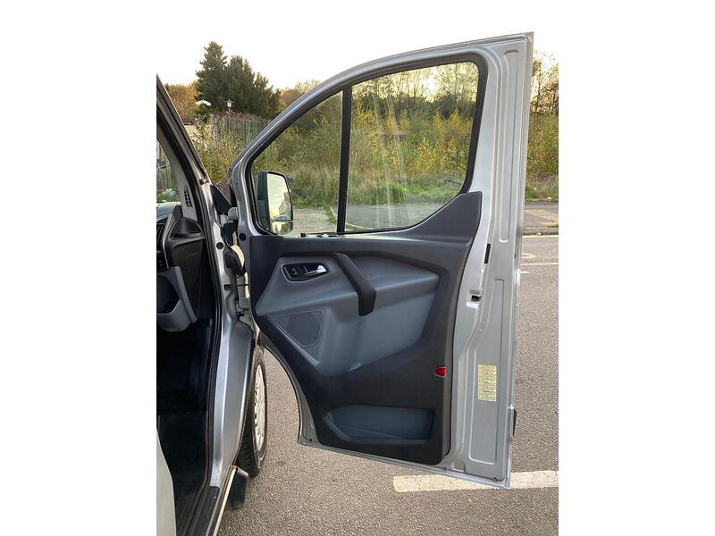 Ford Transit Custom 2.2 TDCi 310 Trend Kombi 5dr Diesel Manual L2 H1 (172 g/km, 123 bhp) - U40
