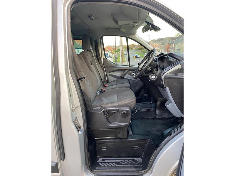 Ford Transit Custom 2.2 TDCi 310 Trend Kombi 5dr Diesel Manual L2 H1 (172 g/km, 123 bhp) - U40