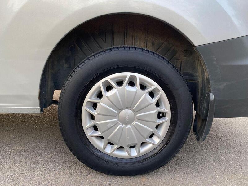 Ford Transit Custom 2.2 TDCi 310 Trend Kombi 5dr Diesel Manual L2 H1 (172 g/km, 123 bhp) - U40