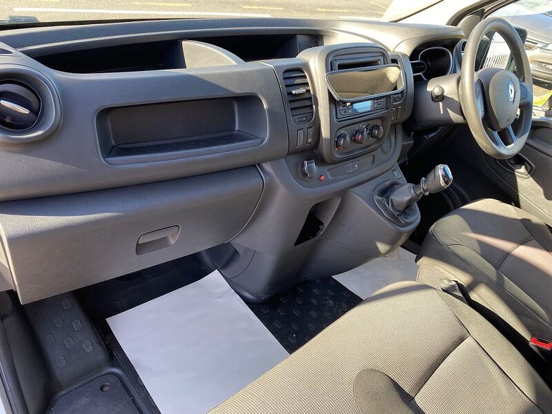 Renault Trafic 2.0 dCi ENERGY 28 Business Panel Van 5dr Diesel Manual SWB Standard Roof Euro 6 (s/s) (120 ps) - U58