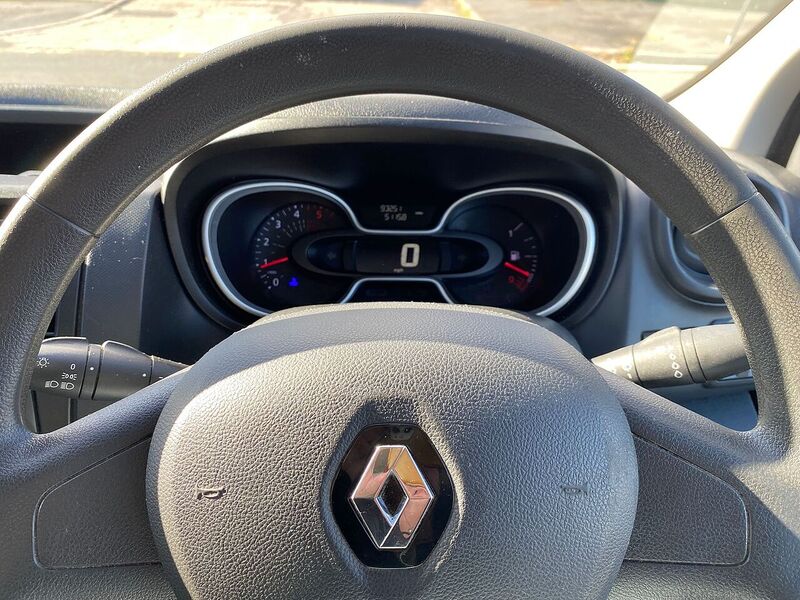 Renault Trafic 2.0 dCi ENERGY 28 Business Panel Van 5dr Diesel Manual SWB Standard Roof Euro 6 (s/s) (120 ps) - U58