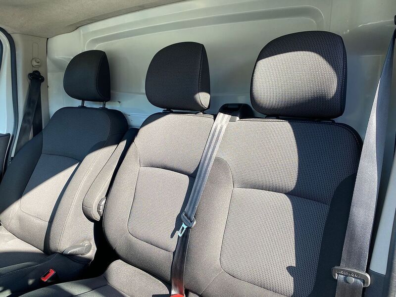 Renault Trafic 2.0 dCi ENERGY 28 Business Panel Van 5dr Diesel Manual SWB Standard Roof Euro 6 (s/s) (120 ps) - U58