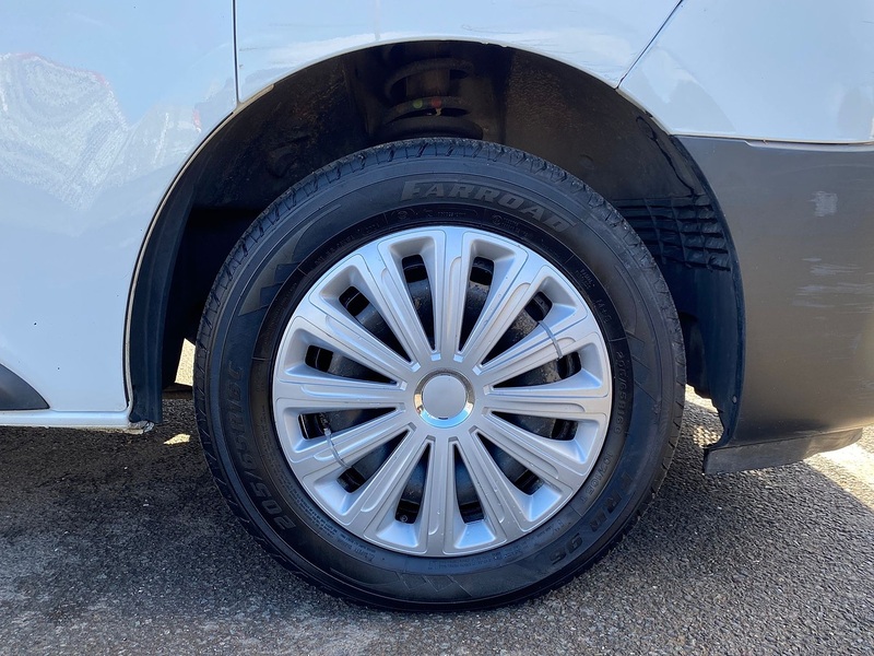 Renault Trafic 2.0 dCi ENERGY 28 Business Panel Van 5dr Diesel Manual SWB Standard Roof Euro 6 (s/s) (120 ps) - U58