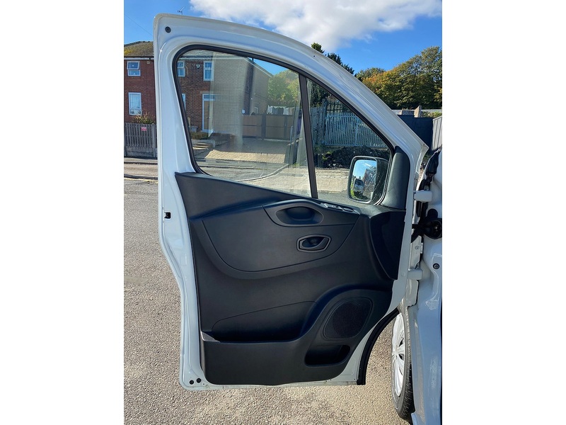 Renault Trafic 2.0 dCi ENERGY 28 Business Panel Van 5dr Diesel Manual SWB Standard Roof Euro 6 (s/s) (120 ps) - U58