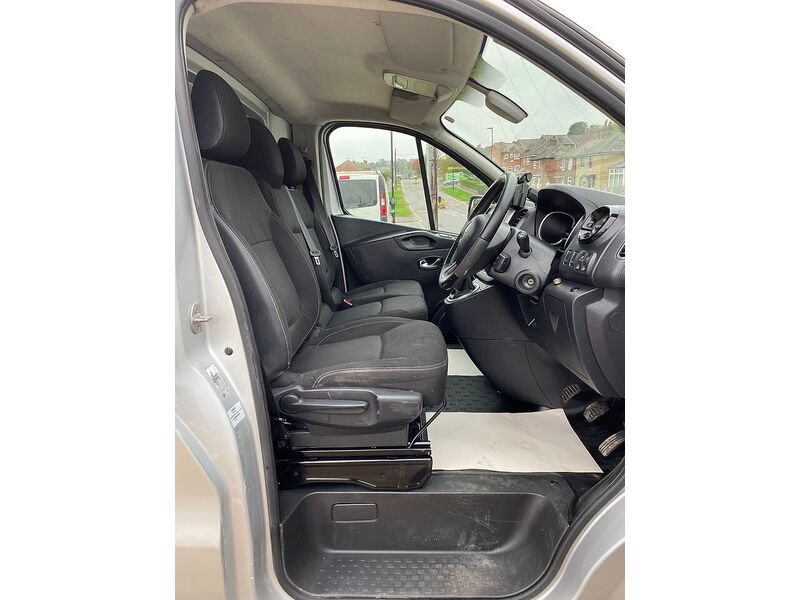 Renault Trafic 2.0 dCi ENERGY 28 Sport Panel Van 5dr Diesel Manual SWB Standard Roof Euro 6 (s/s) (120 ps) - U64