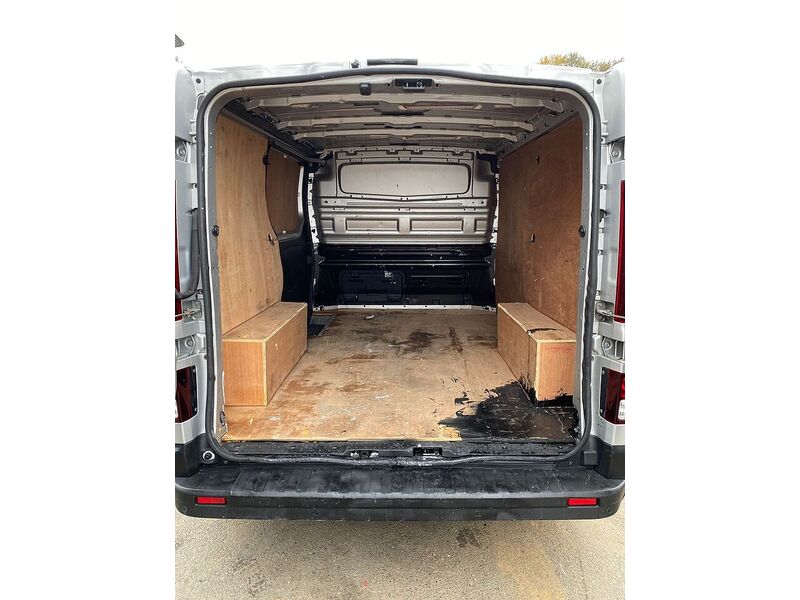 Renault Trafic 2.0 dCi ENERGY 28 Sport Panel Van 5dr Diesel Manual SWB Standard Roof Euro 6 (s/s) (120 ps) - U64
