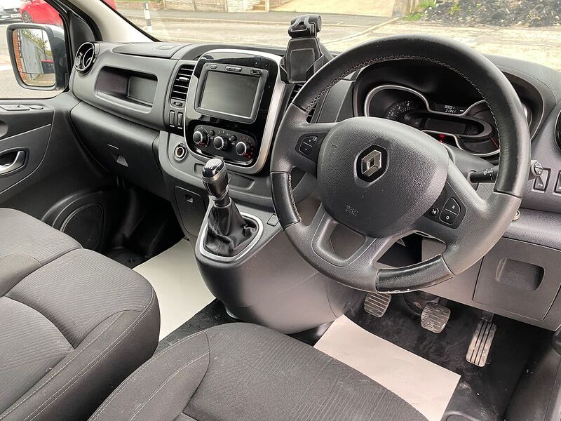 Renault Trafic 2.0 dCi ENERGY 28 Sport Panel Van 5dr Diesel Manual SWB Standard Roof Euro 6 (s/s) (120 ps) - U64
