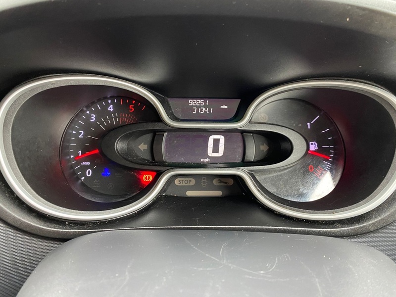Renault Trafic 2.0 dCi ENERGY 28 Sport Panel Van 5dr Diesel Manual SWB Standard Roof Euro 6 (s/s) (120 ps) - U64