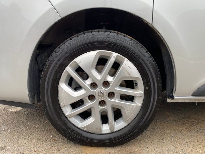 Renault Trafic 2.0 dCi ENERGY 28 Sport Panel Van 5dr Diesel Manual SWB Standard Roof Euro 6 (s/s) (120 ps) - U64