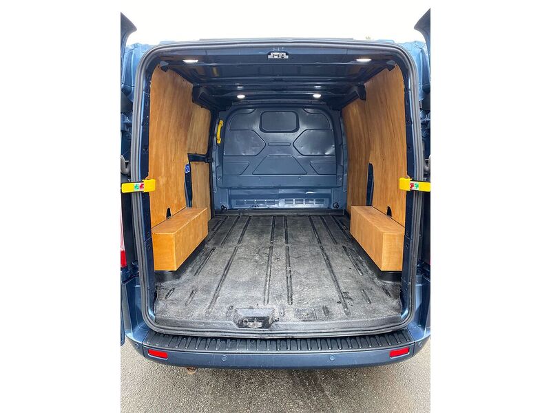 Ford Transit Custom 2.0 300 EcoBlue Limited Panel Van 5dr Diesel Auto L1 H1 Euro 6 (s/s) (170 ps) - U70