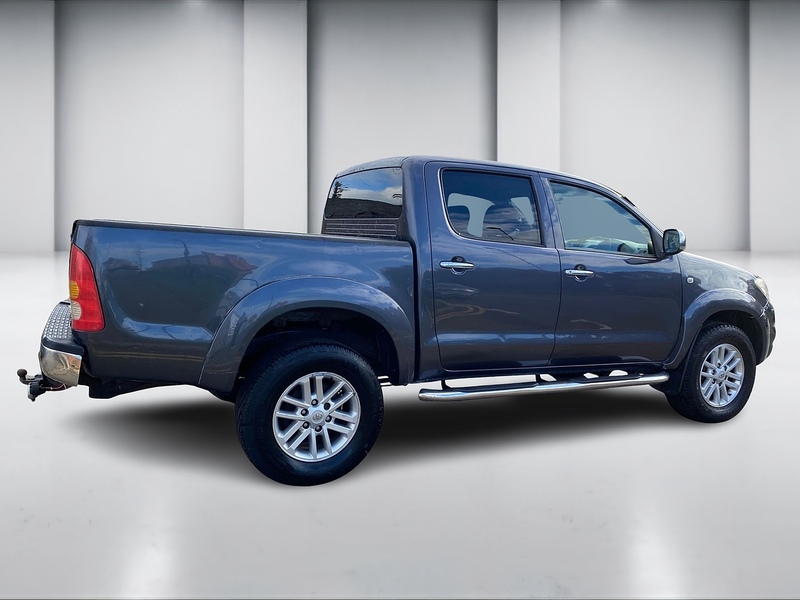 Toyota Hilux 3.0 D-4D Invincible Pickup 4dr Diesel Auto 4WD (227 g/km, 171 bhp) - U72