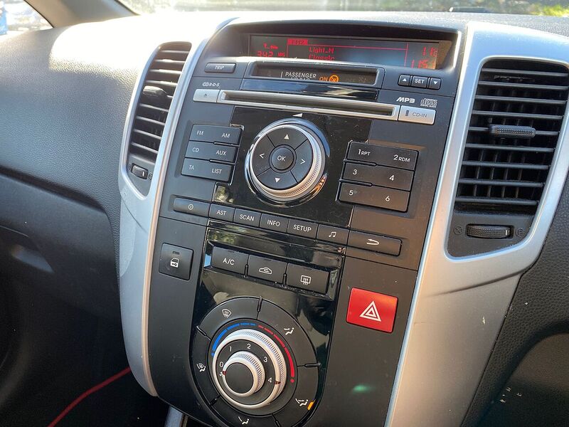 Kia Venga 1.4 1 MPV 5dr Petrol Manual Euro 5 (89 bhp) - U77