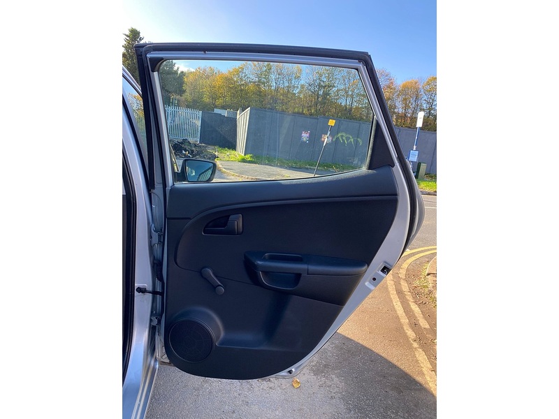 Kia Venga 1.4 1 MPV 5dr Petrol Manual Euro 5 (89 bhp) - U77