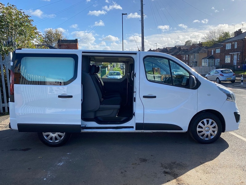 Vauxhall Vivaro 1.6 CDTi 2900 BiTurbo ecoTEC Sportive Crew Van Double Cab 5dr Diesel Manual L1 H1 Euro 6 (s/s) (6 - U78