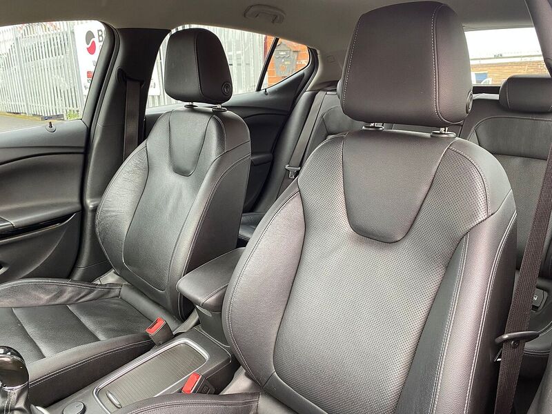 Vauxhall Astra 1.0i Turbo ecoFLEX Elite Hatchback 5dr Petrol Manual Euro 6 (s/s) (105 ps) - U81