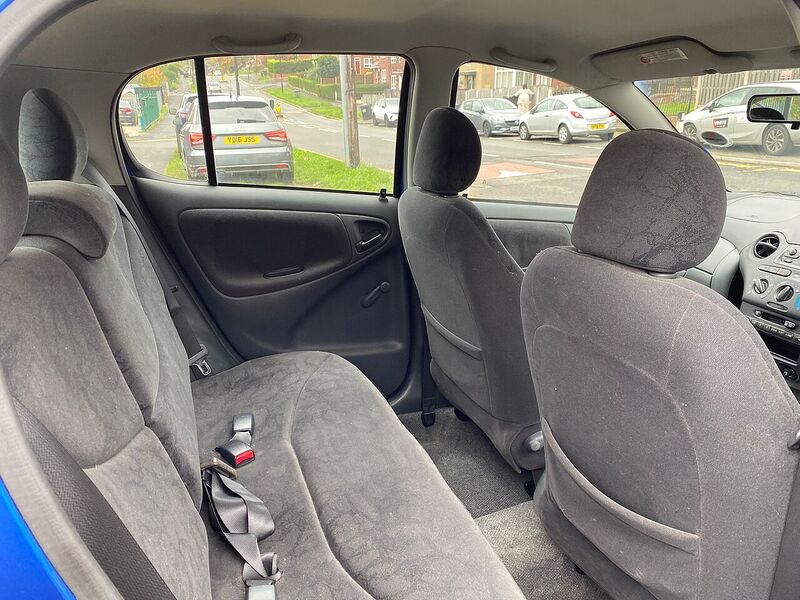 Toyota Yaris 1.0 VVT-i 16v GLS Hatchback 5dr Petrol Manual (137 g/km, 67 bhp) - U82