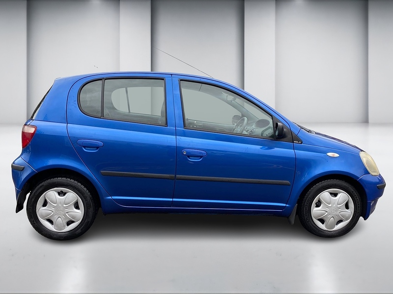 Toyota Yaris 1.0 VVT-i 16v GLS Hatchback 5dr Petrol Manual (137 g/km, 67 bhp) - U82