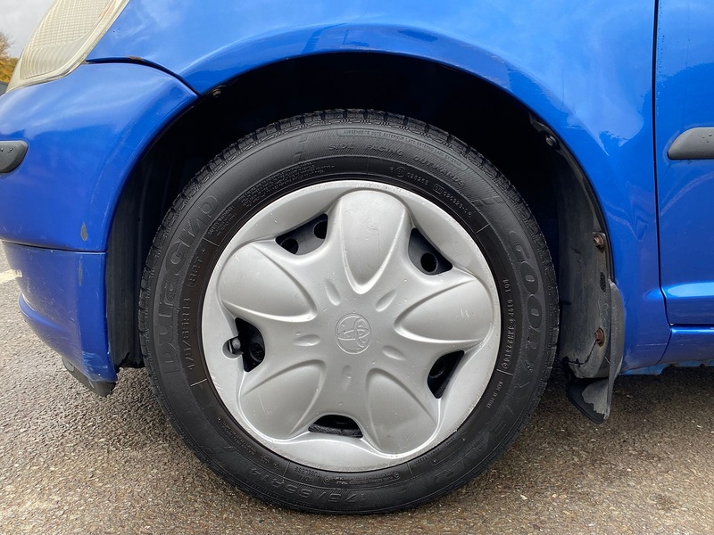 Toyota Yaris 1.0 VVT-i 16v GLS Hatchback 5dr Petrol Manual (137 g/km, 67 bhp) - U82