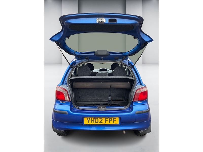 Toyota Yaris 1.0 VVT-i 16v GLS Hatchback 5dr Petrol Manual (137 g/km, 67 bhp) - U82