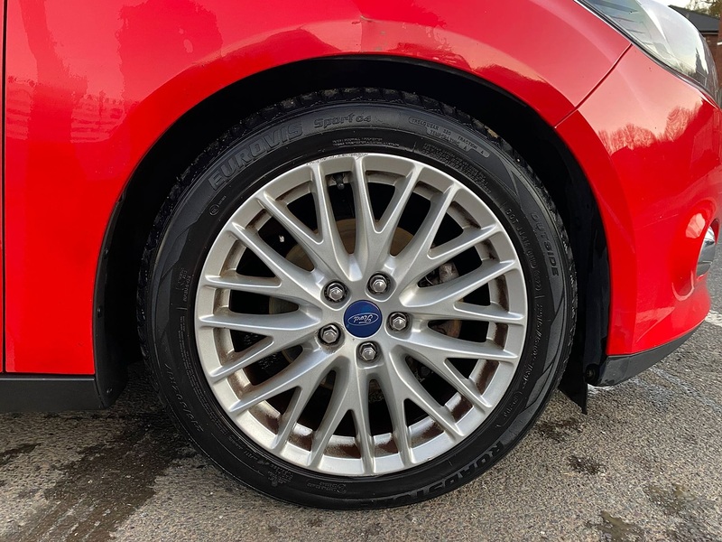 Ford Focus 1.6 TDCi Zetec Hatchback 5dr Diesel Manual Euro 5 (s/s) (115 ps) - U88