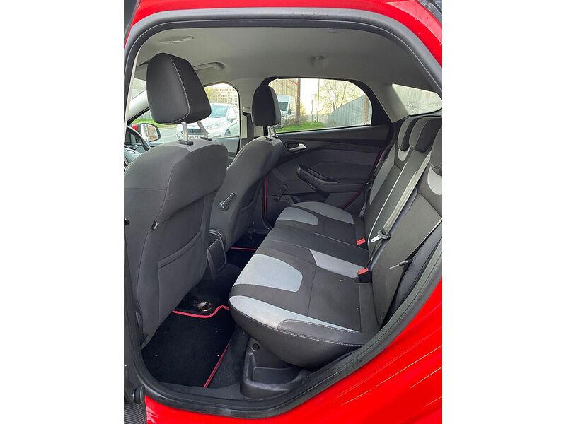 Ford Focus 1.6 TDCi Zetec Hatchback 5dr Diesel Manual Euro 5 (s/s) (115 ps) - U88