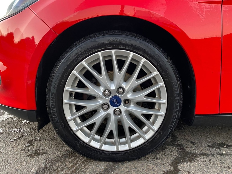 Ford Focus 1.6 TDCi Zetec Hatchback 5dr Diesel Manual Euro 5 (s/s) (115 ps) - U88