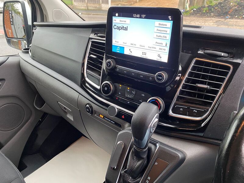 Ford Transit Custom 2.0 300 EcoBlue Limited Crew Van Double Cab 5dr Diesel Auto L2 H1 Euro 6 (s/s) (5 Seat) (130 ps) - U93