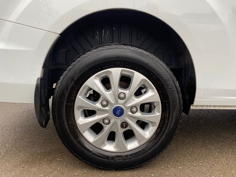 Ford Transit Custom 2.0 300 EcoBlue Limited Crew Van Double Cab 5dr Diesel Auto L2 H1 Euro 6 (s/s) (5 Seat) (130 ps) - U93