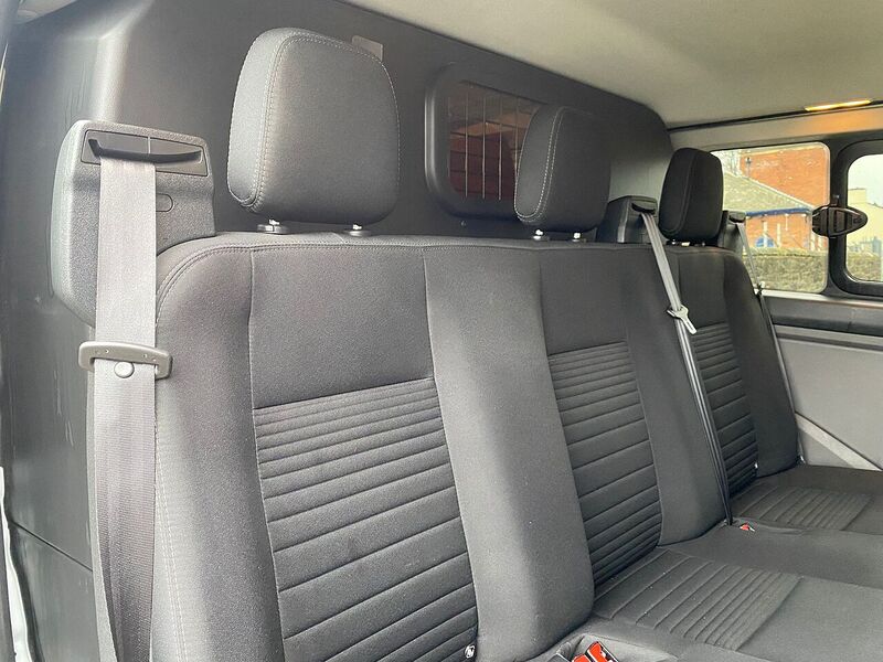 Ford Transit Custom 2.0 300 EcoBlue Limited Crew Van Double Cab 5dr Diesel Auto L2 H1 Euro 6 (s/s) (5 Seat) (130 ps) - U93