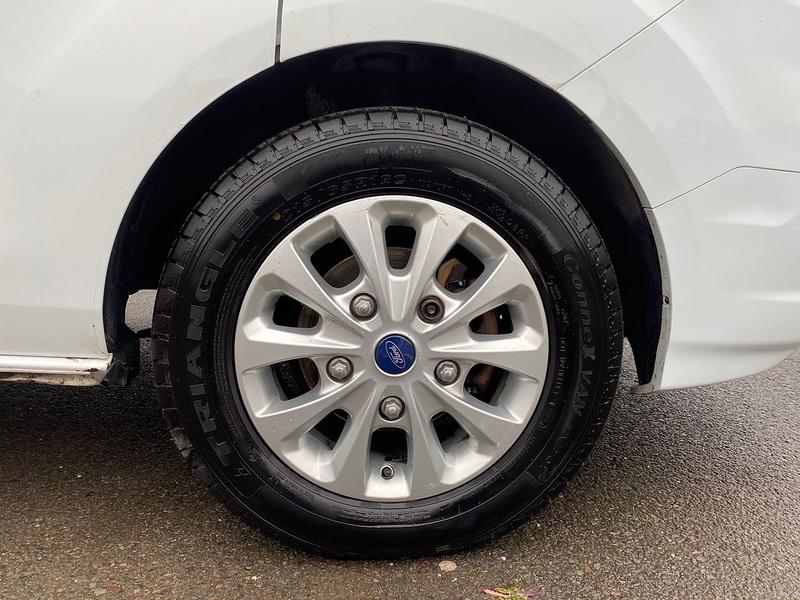 Ford Transit Custom 2.0 300 EcoBlue Limited Crew Van Double Cab 5dr Diesel Auto L2 H1 Euro 6 (s/s) (5 Seat) (130 ps) - U93