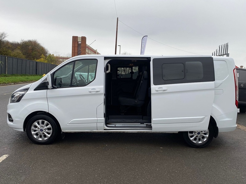 Ford Transit Custom 2.0 300 EcoBlue Limited Crew Van Double Cab 5dr Diesel Auto L2 H1 Euro 6 (s/s) (5 Seat) (130 ps) - U93