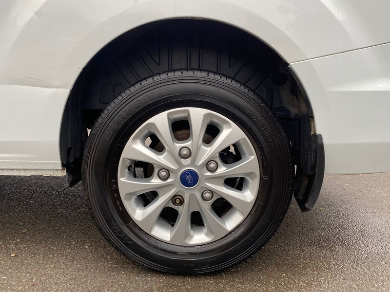 Ford Transit Custom 2.0 300 EcoBlue Limited Crew Van Double Cab 5dr Diesel Auto L2 H1 Euro 6 (s/s) (5 Seat) (130 ps) - U93