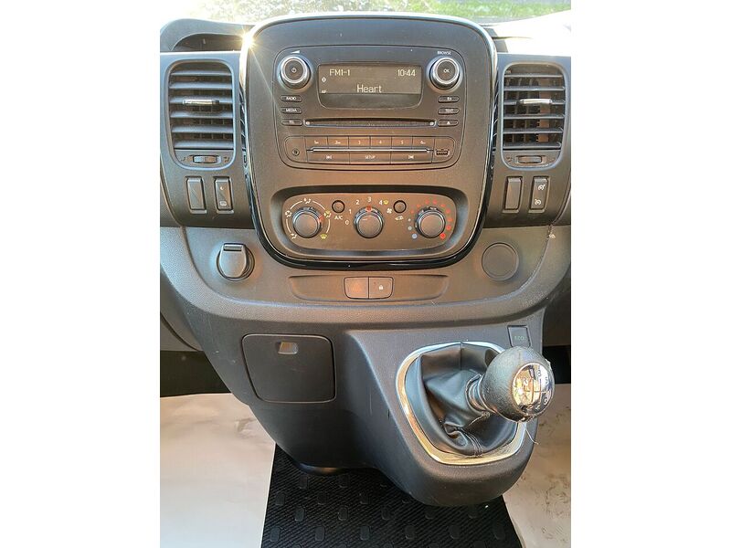 Vauxhall Vivaro 1.6 CDTi 2900 Sportive Panel Van 5dr Diesel Manual L2 H1 Euro 5 (115 ps) - U99